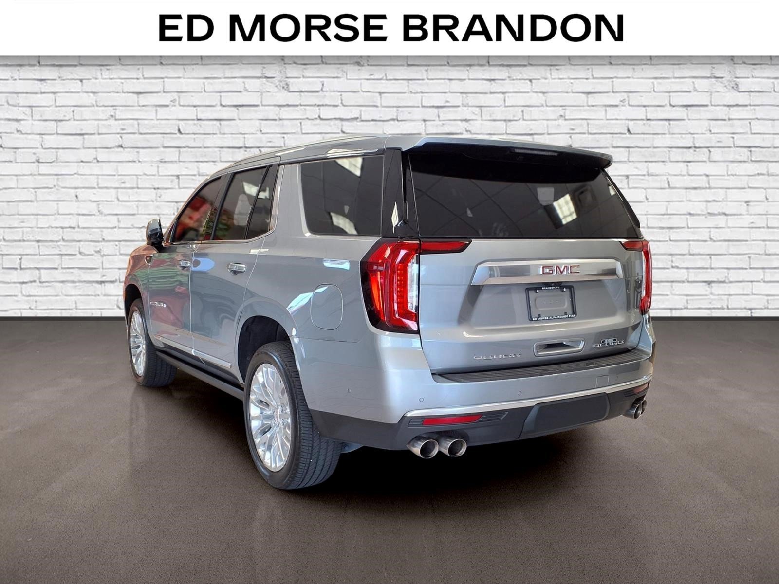 Used 2023 GMC Yukon Denali w/ Denali Reserve Package AWD/4WD image 3