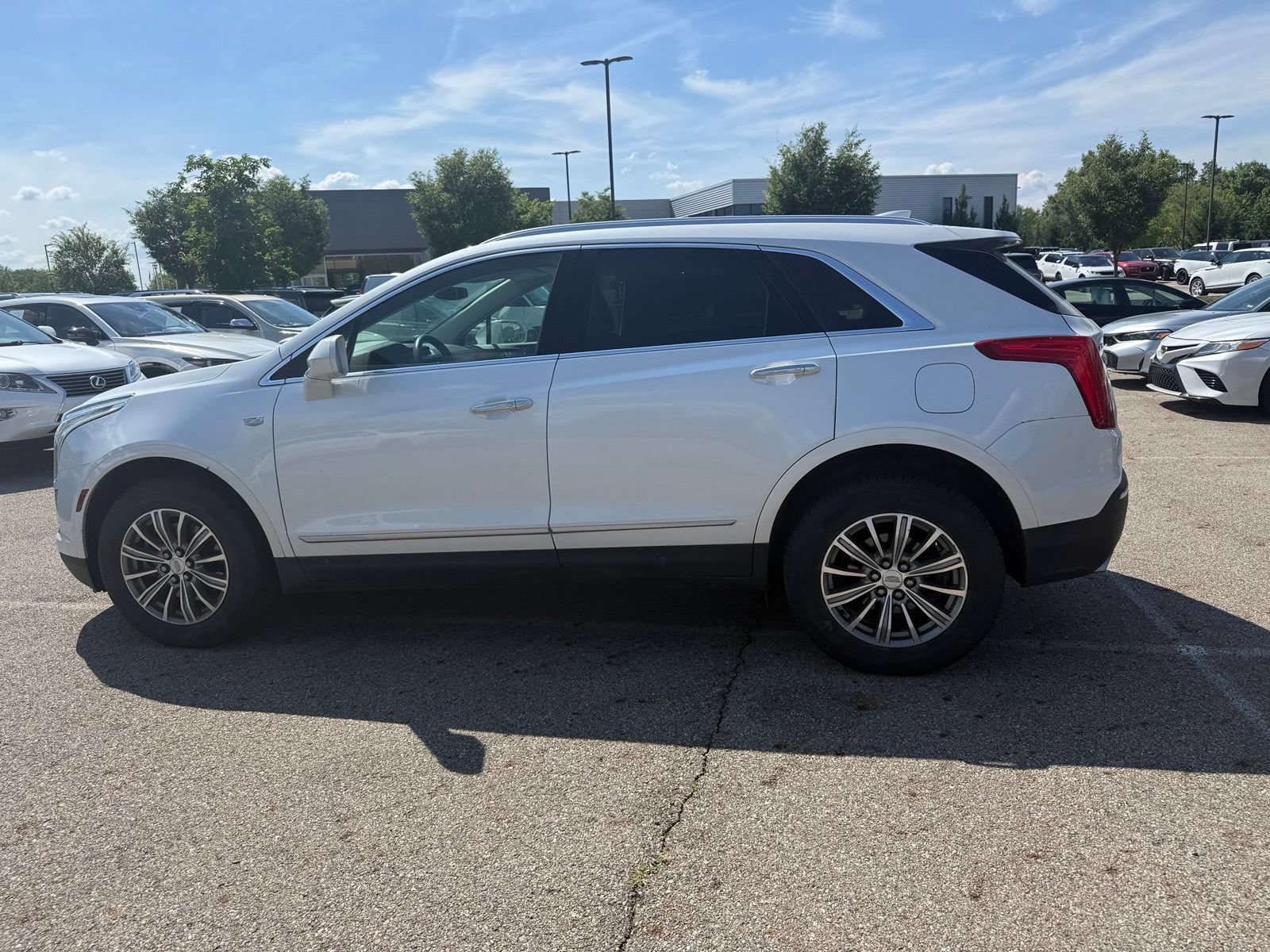 Used 2017 Cadillac XT5 Luxury FWD image 8
