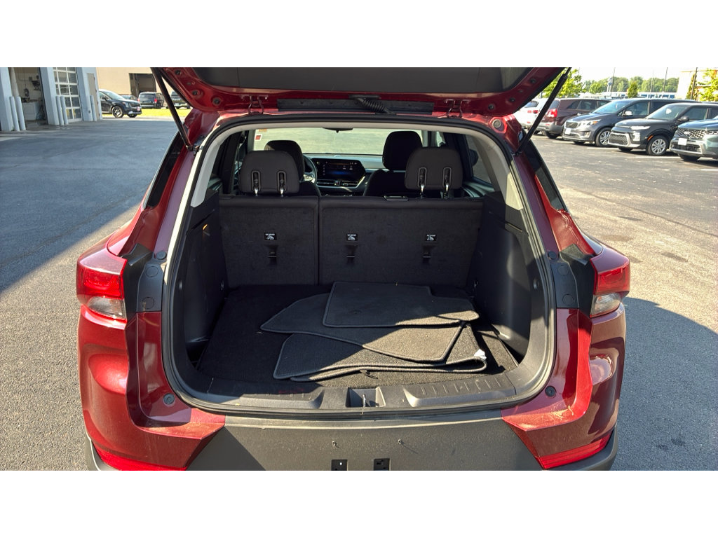 Used 2025 Chevrolet TrailBlazer LT FWD image 9