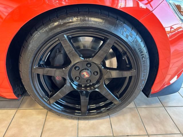 Used 2016 Ford Mustang GT Premium w/ GT Performance Package RWD image 12