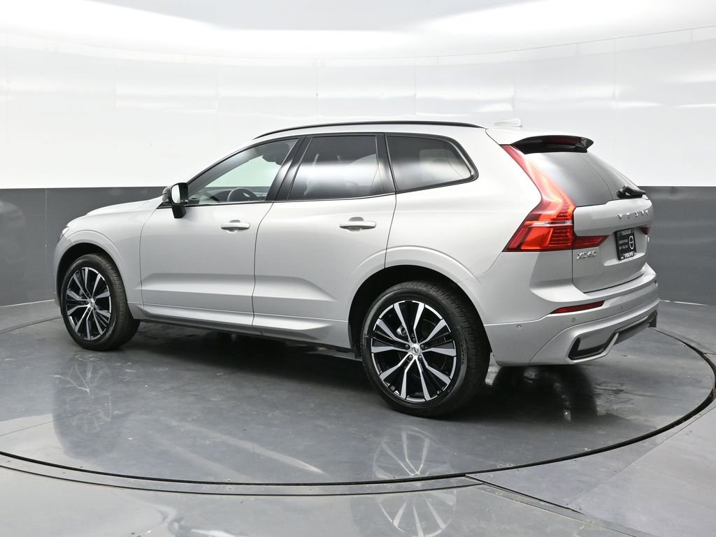 Used 2025 Volvo XC60 B5 Plus image 4