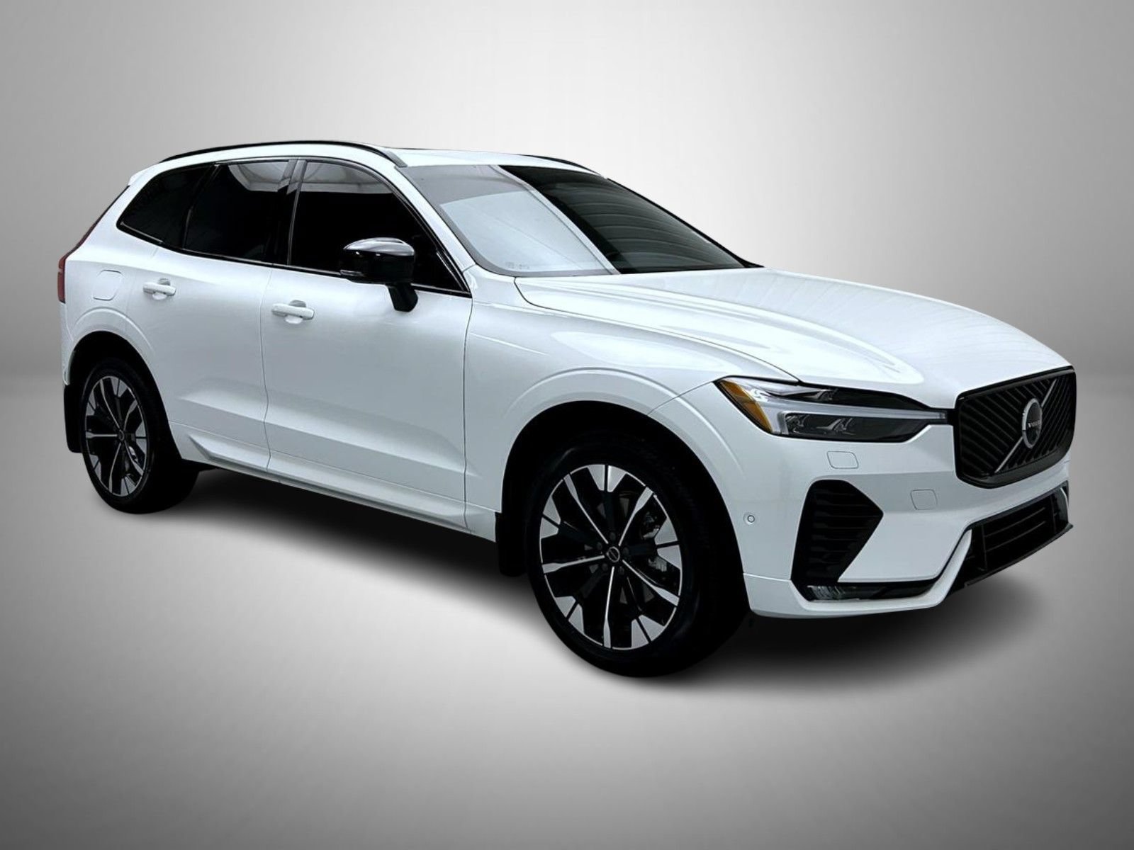 Used 2026 Volvo XC60 B5 Plus w/ Protection Package Premier AWD/4WD image 3