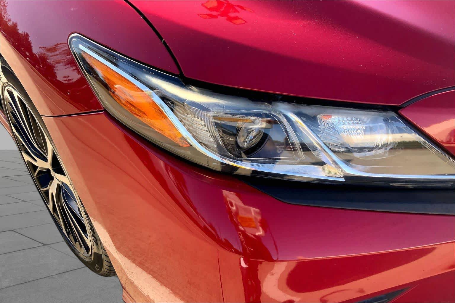 Used 2020 Toyota Camry SE FWD image 28