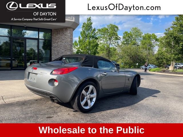 Used 2006 Pontiac Solstice Convertible w/ Premium Package RWD image 4