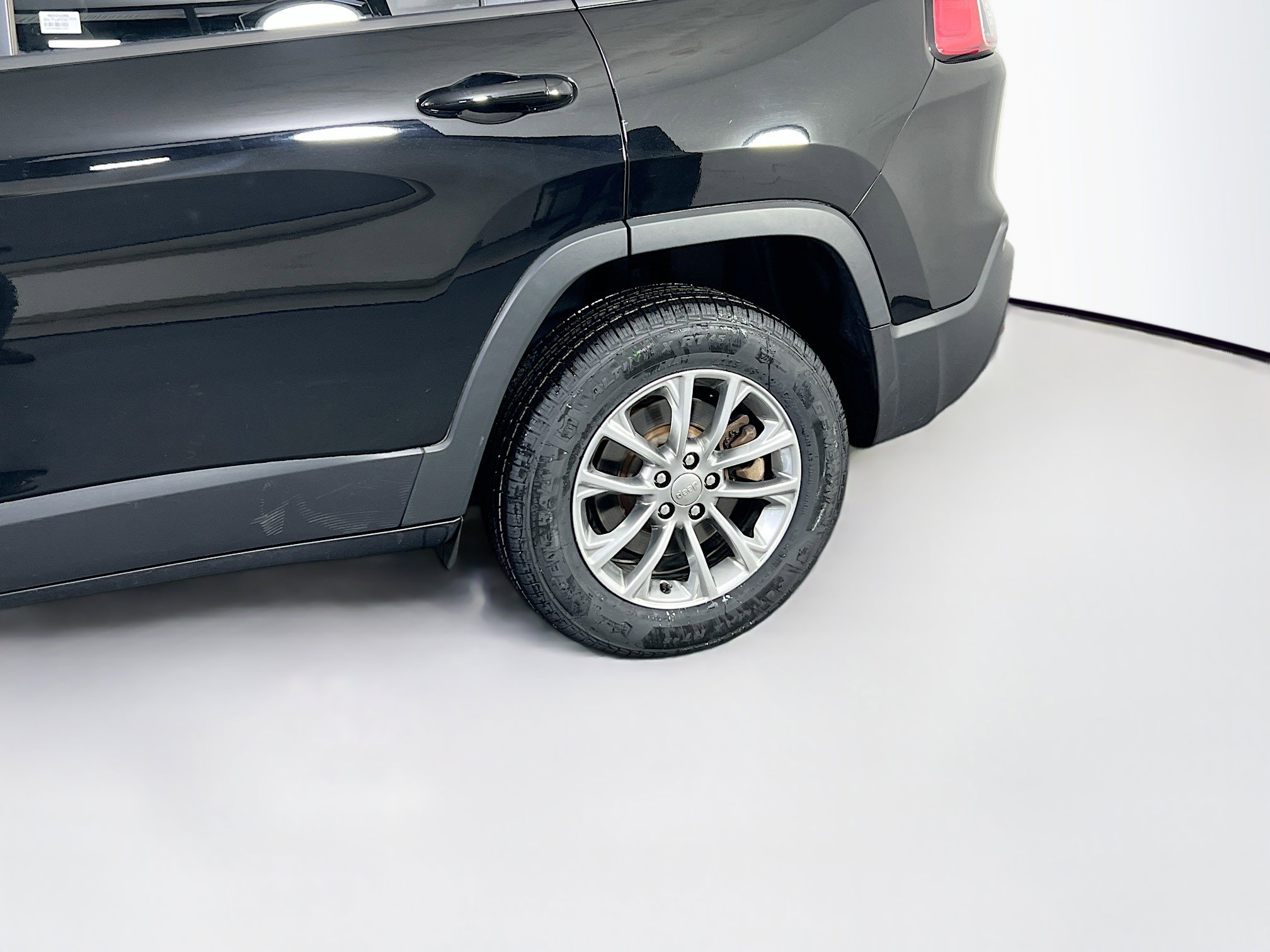 Used 2022 Jeep Cherokee Latitude Lux AWD/4WD image 29