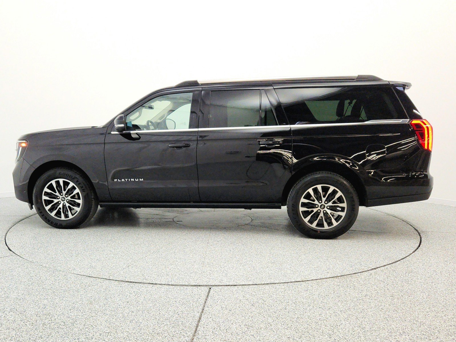 Used 2025 Ford Expedition Max Platinum AWD/4WD image 8