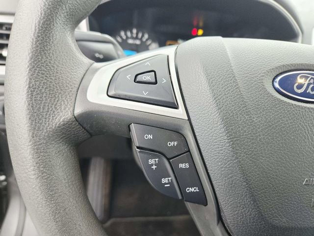 Used 2015 Ford Fusion SE image 16