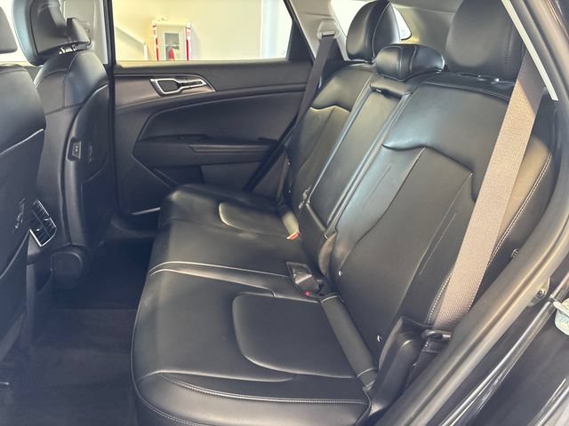 Used 2023 Kia Sportage EX AWD/4WD image 17