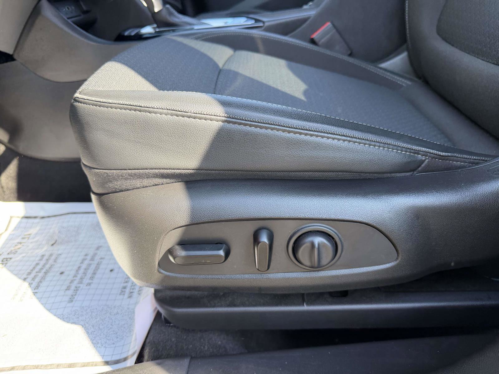 Used 2020 Buick Encore GX Select AWD/4WD image 14