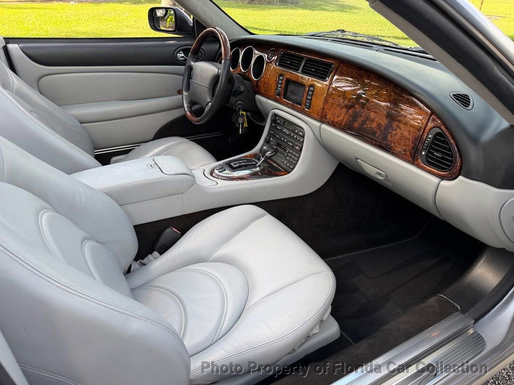 Used 2005 Jaguar XK8 Convertible image 9