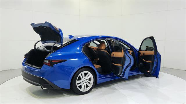 Used 2023 Lexus IS 300 w/ Comfort Package image 32
