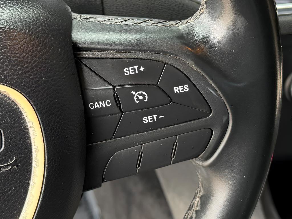 Used 2015 Dodge Charger SE RWD image 37