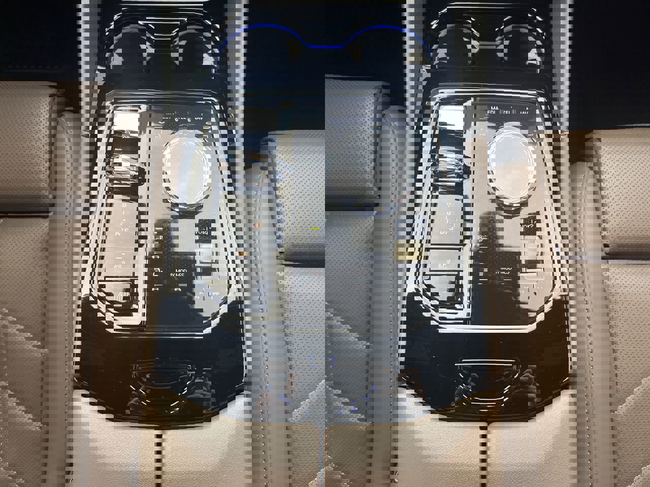 Certified 2024 BMW 540i xDrive w/ Executive Package image 28