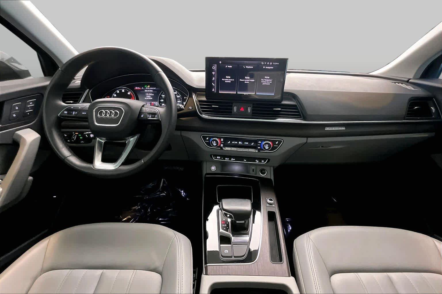 Used 2023 Audi Q5 2.0T Premium w/ Convenience Package AWD/4WD image 16