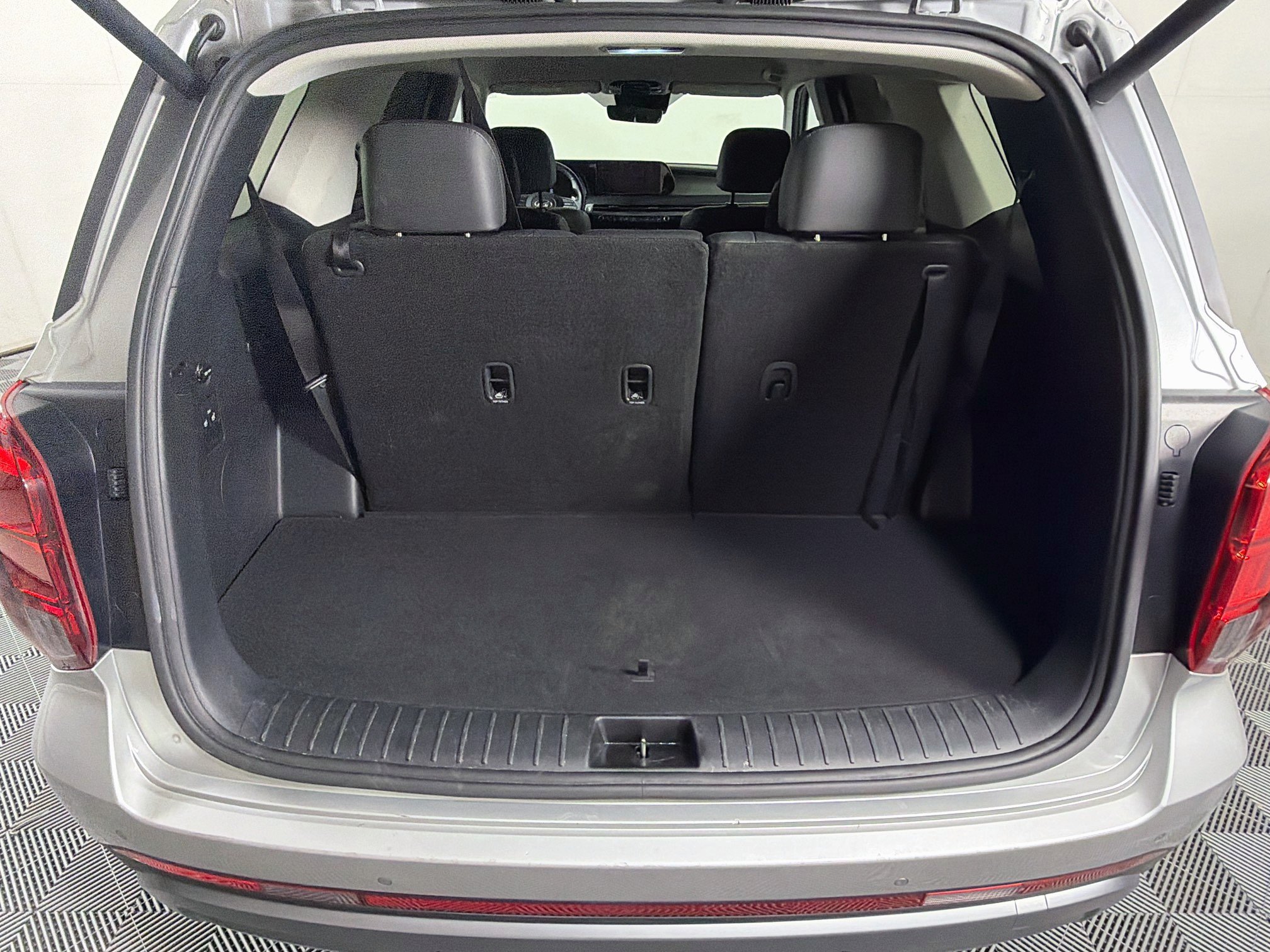 Used 2025 Hyundai Palisade SEL FWD image 30
