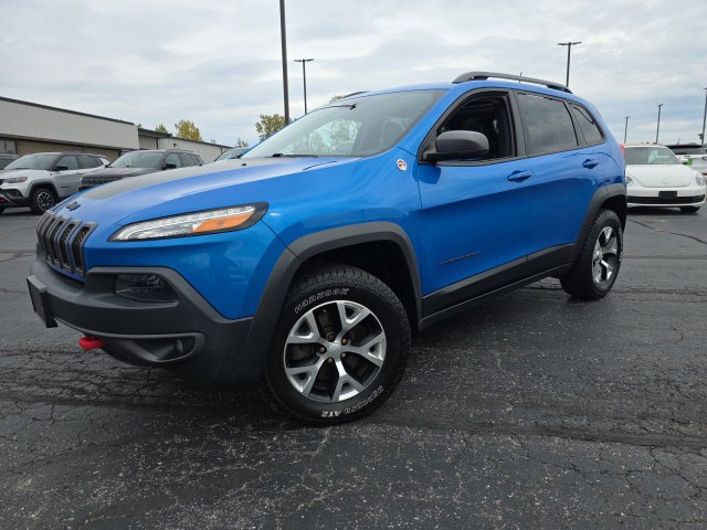 Used 2018 Jeep Cherokee Trailhawk w/ Comfort/Convenience Group AWD/4WD image 2