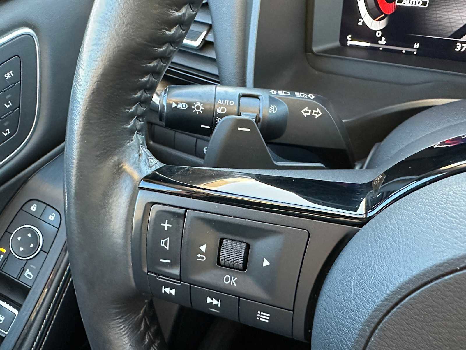 Used 2021 Nissan Rogue Platinum image 35