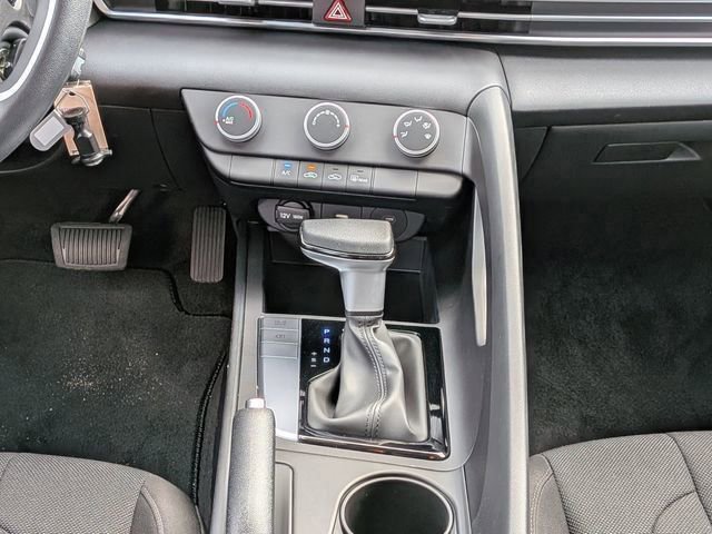 Certified 2026 Hyundai Elantra SE FWD image 18