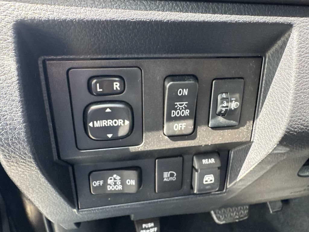 Used 2019 Toyota Tundra SR5 w/ SR5 Upgrade Package AWD/4WD image 22