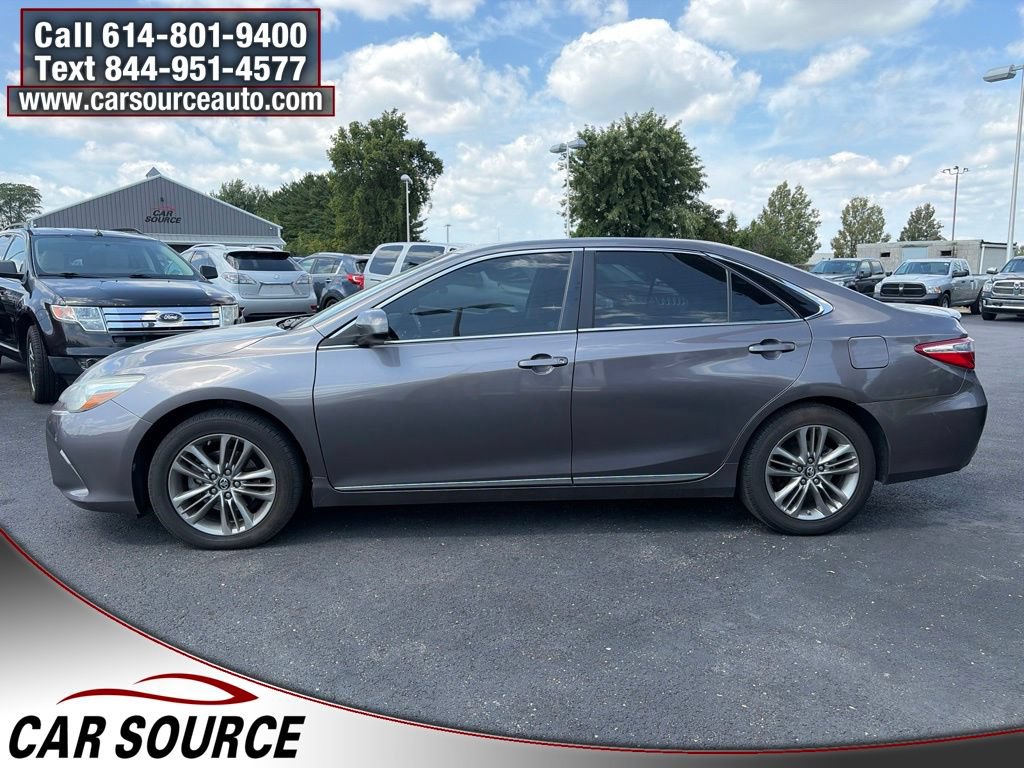 Used 2016 Toyota Camry SE w/ Moonroof Package FWD image 9