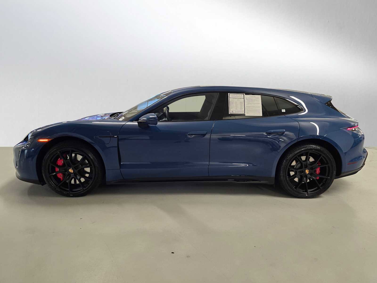 Used 2024 Porsche Taycan GTS image 2