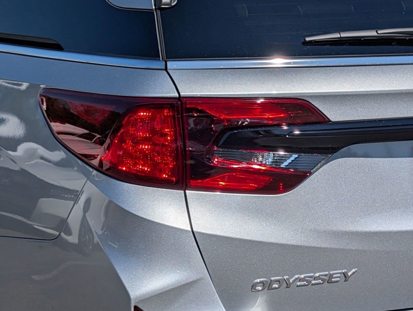 New 2026 Honda Odyssey Touring image 13