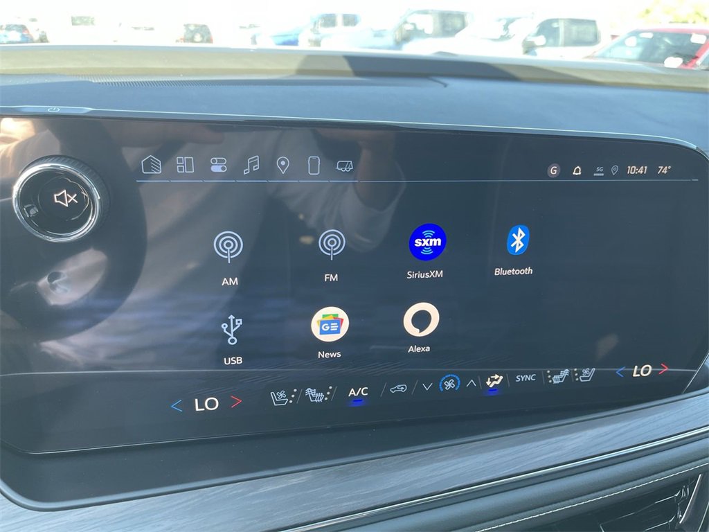 New 2025 Chevrolet Suburban Premier image 16