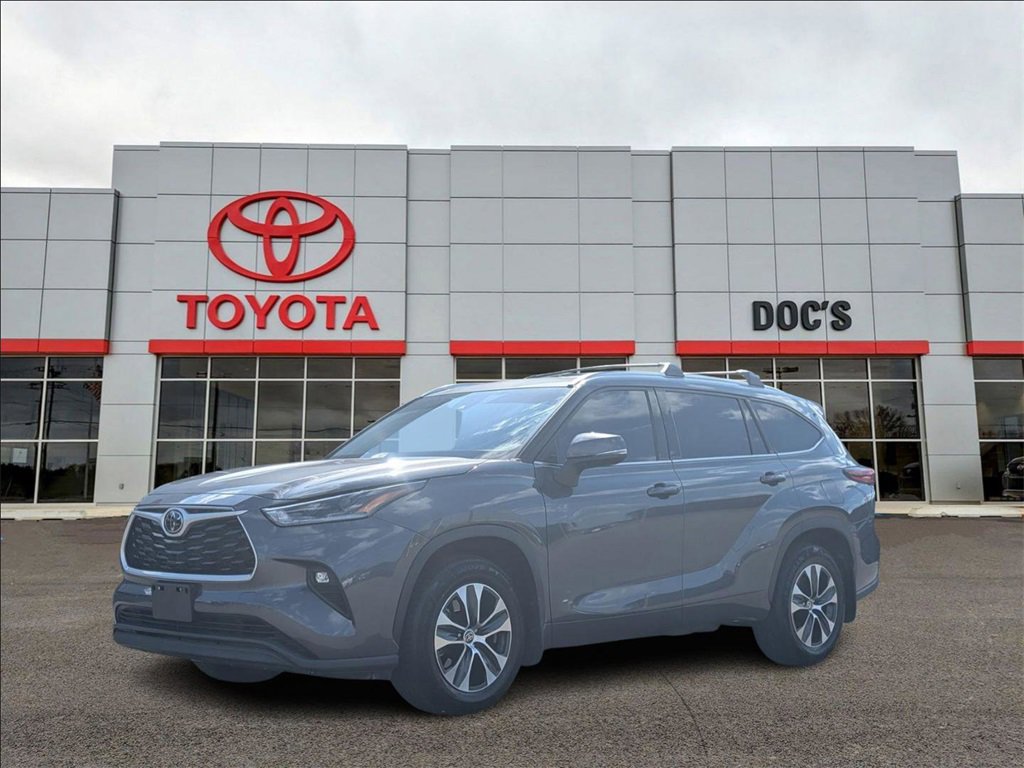 Used 2021 Toyota Highlander XLE image 7