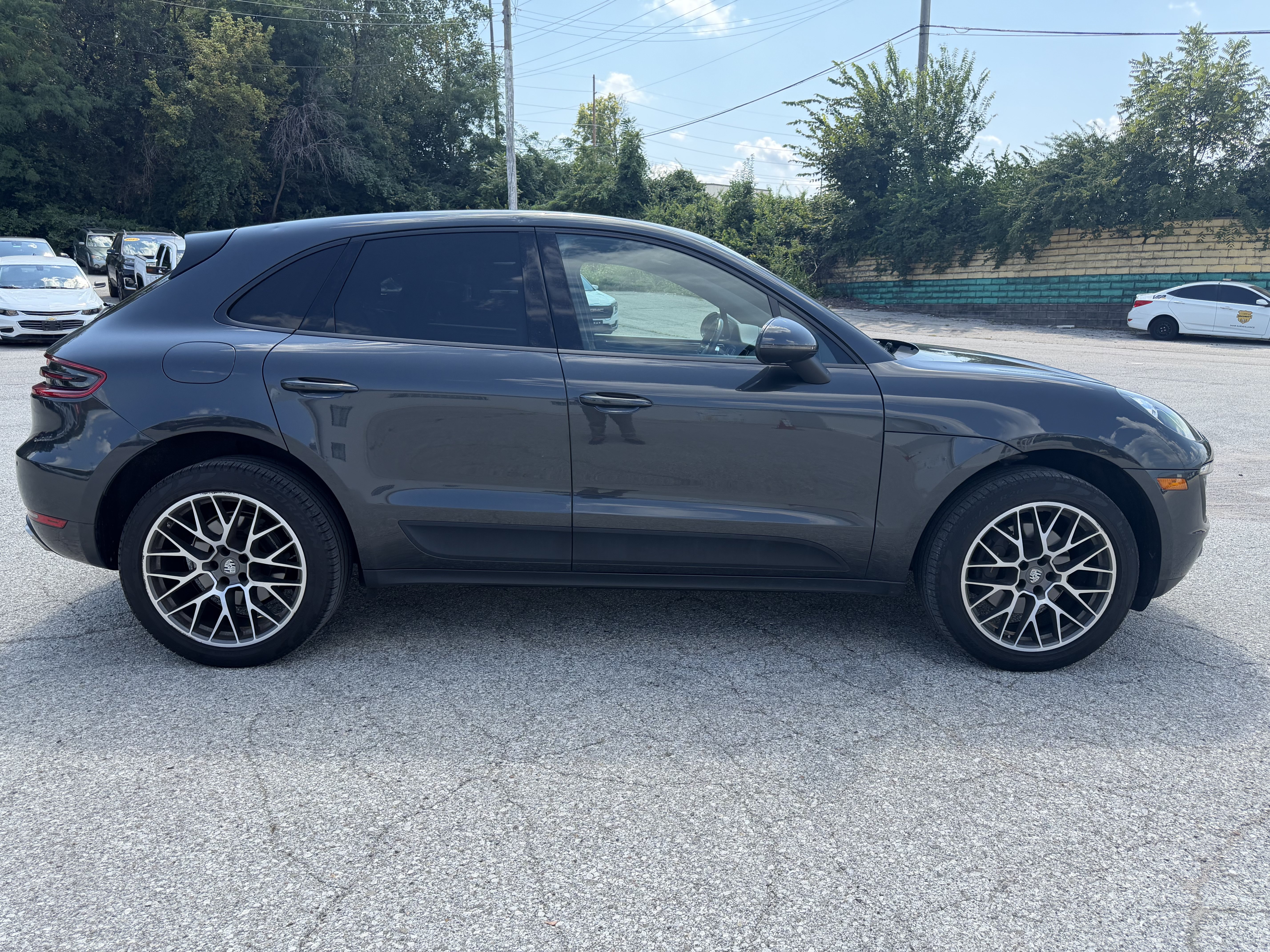 Used 2018 Porsche Macan AWD/4WD image 6