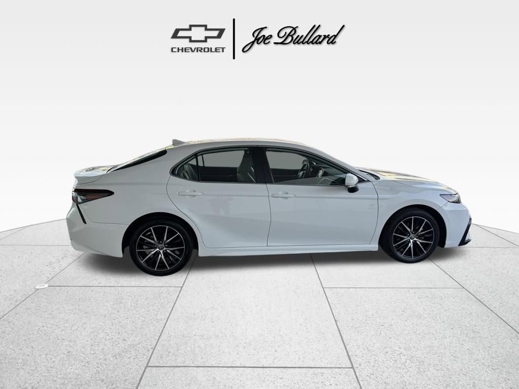 Used 2023 Toyota Camry SE FWD image 6