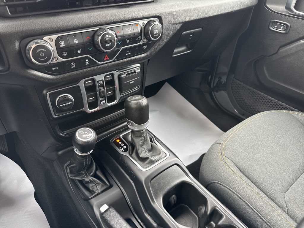 Used 2024 Jeep Wrangler Unlimited Sport AWD/4WD image 22