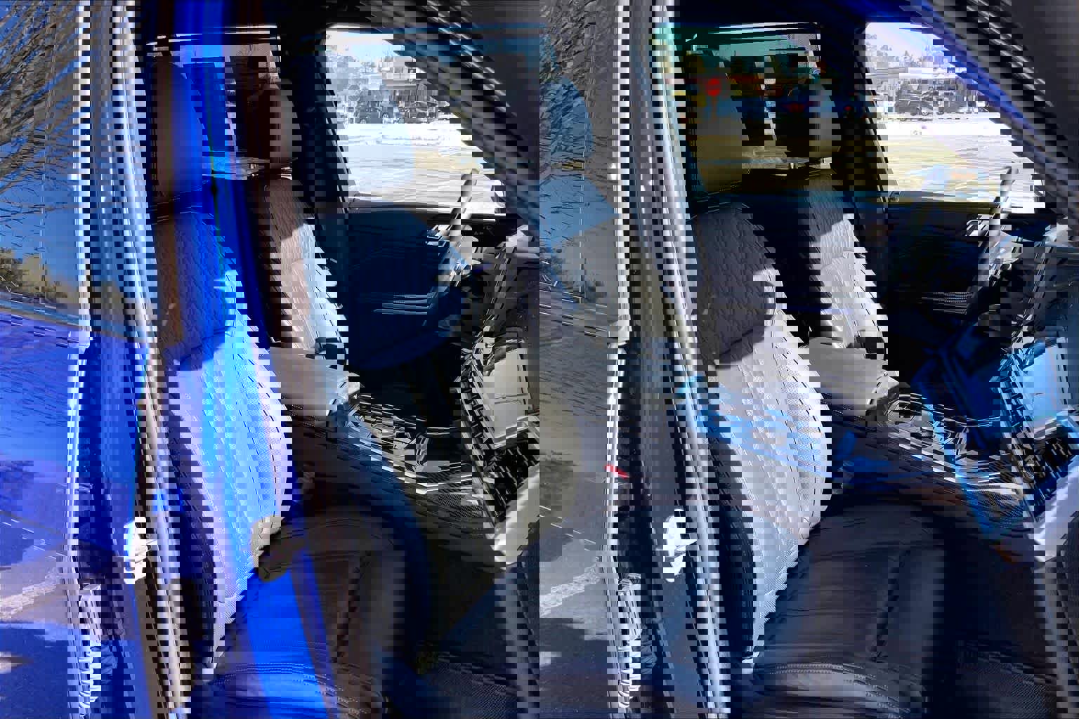 Used 2024 BMW X7 M60i image 8