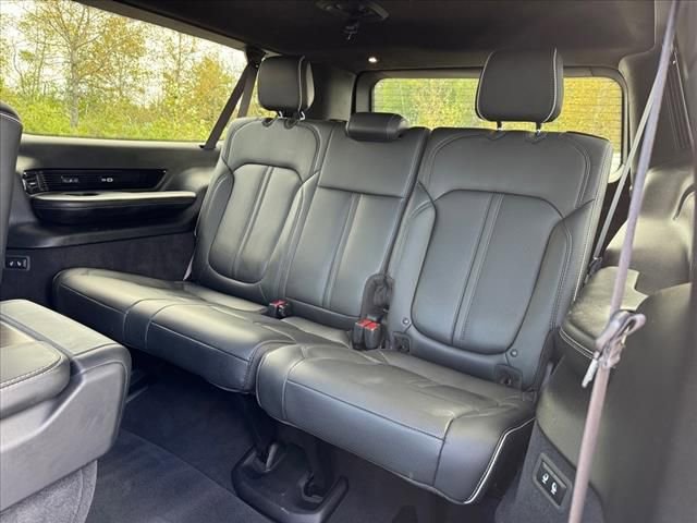 Used 2023 Jeep Grand Wagoneer L Series II image 7