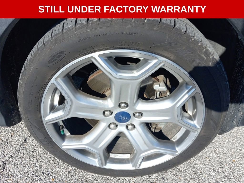 Used 2019 Ford Escape Titanium image 2