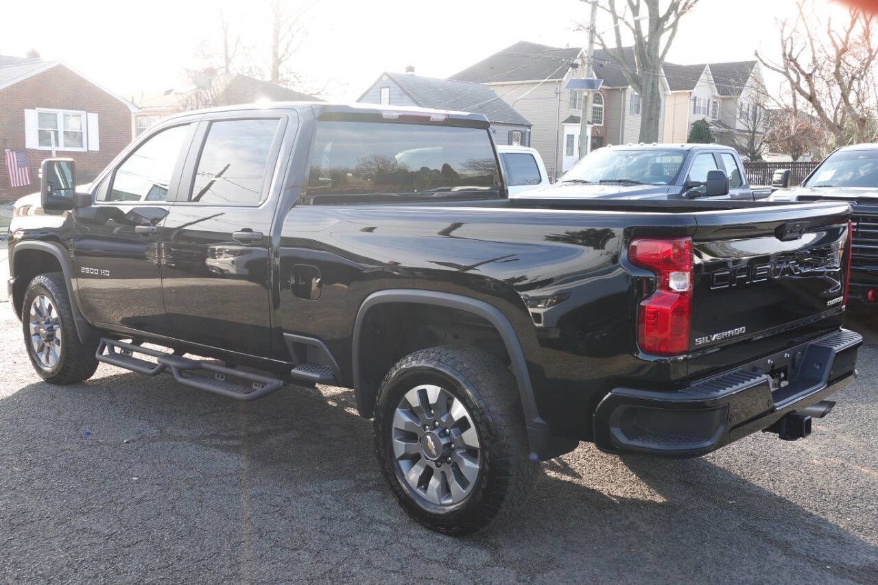 Used 2025 Chevrolet Silverado 2500 Custom w/ Custom Value Package image 2