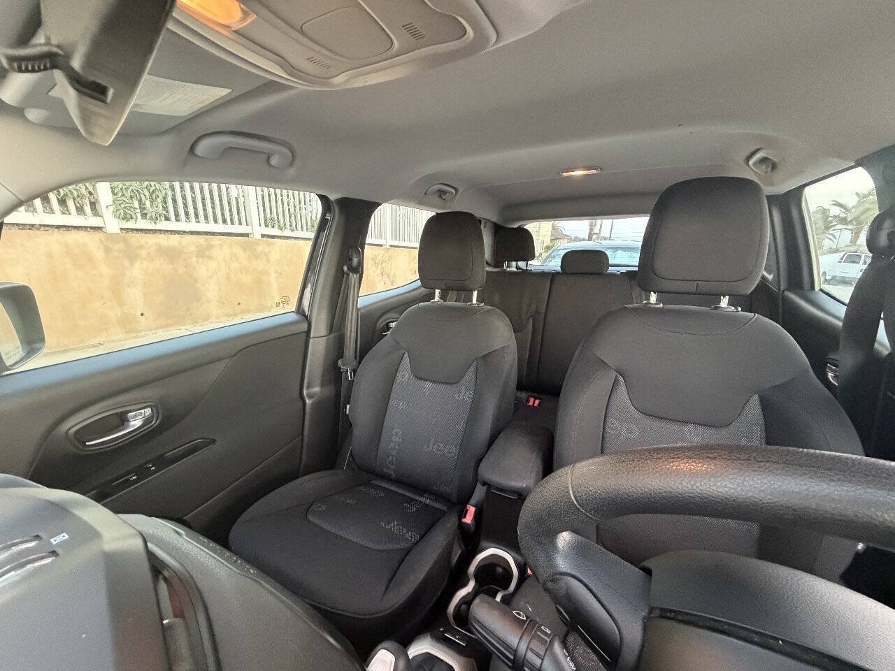 Used 2016 Jeep Renegade Sport w/ Power & Air Group FWD image 10