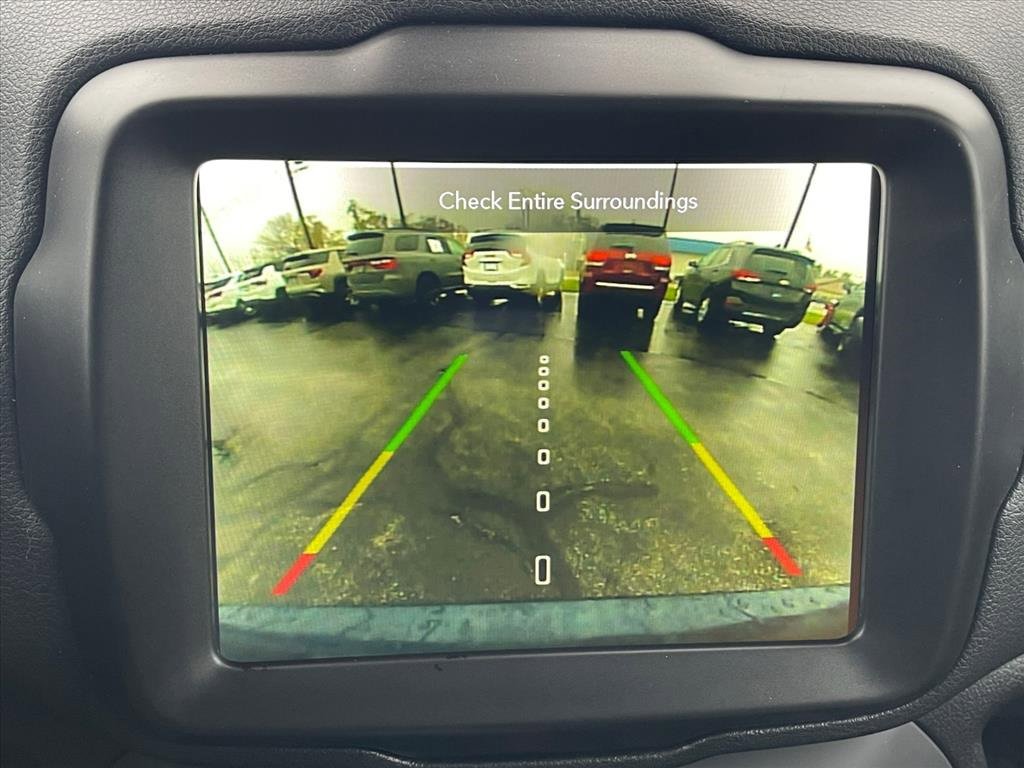 Used 2023 Jeep Renegade Latitude w/ Premium Group image 33