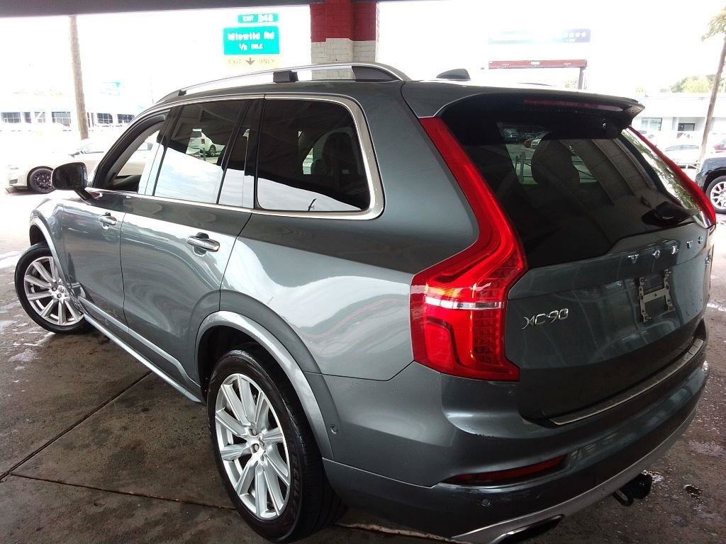 Used 2017 Volvo XC90 T6 Momentum w/ Vision Package AWD/4WD image 4