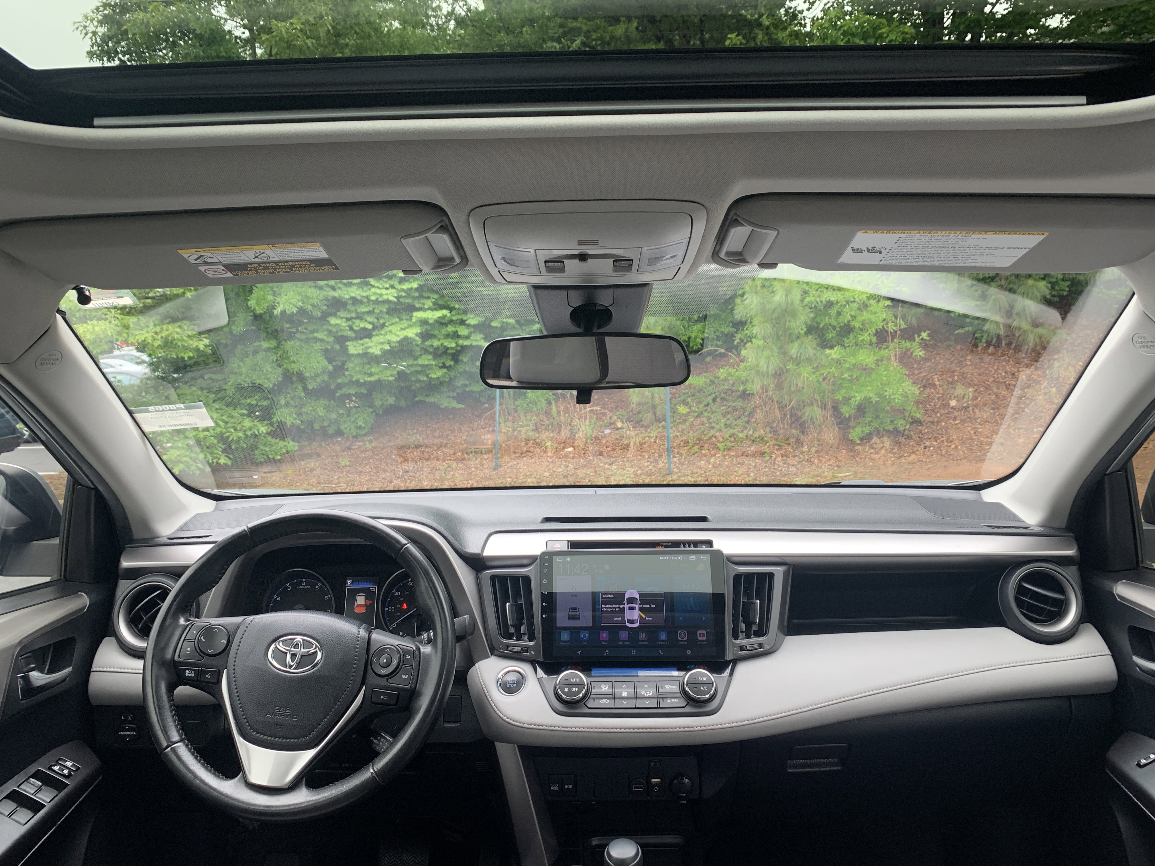 Used 2018 Toyota RAV4 XLE FWD image 18