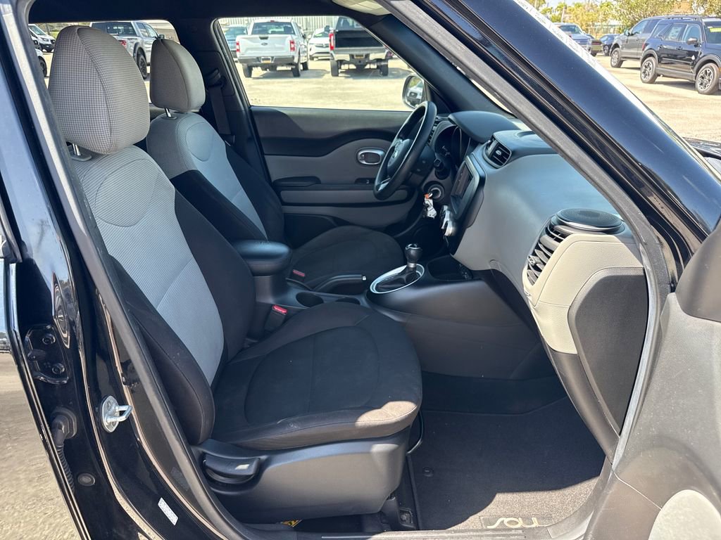 Used 2018 Kia Soul Base image 22