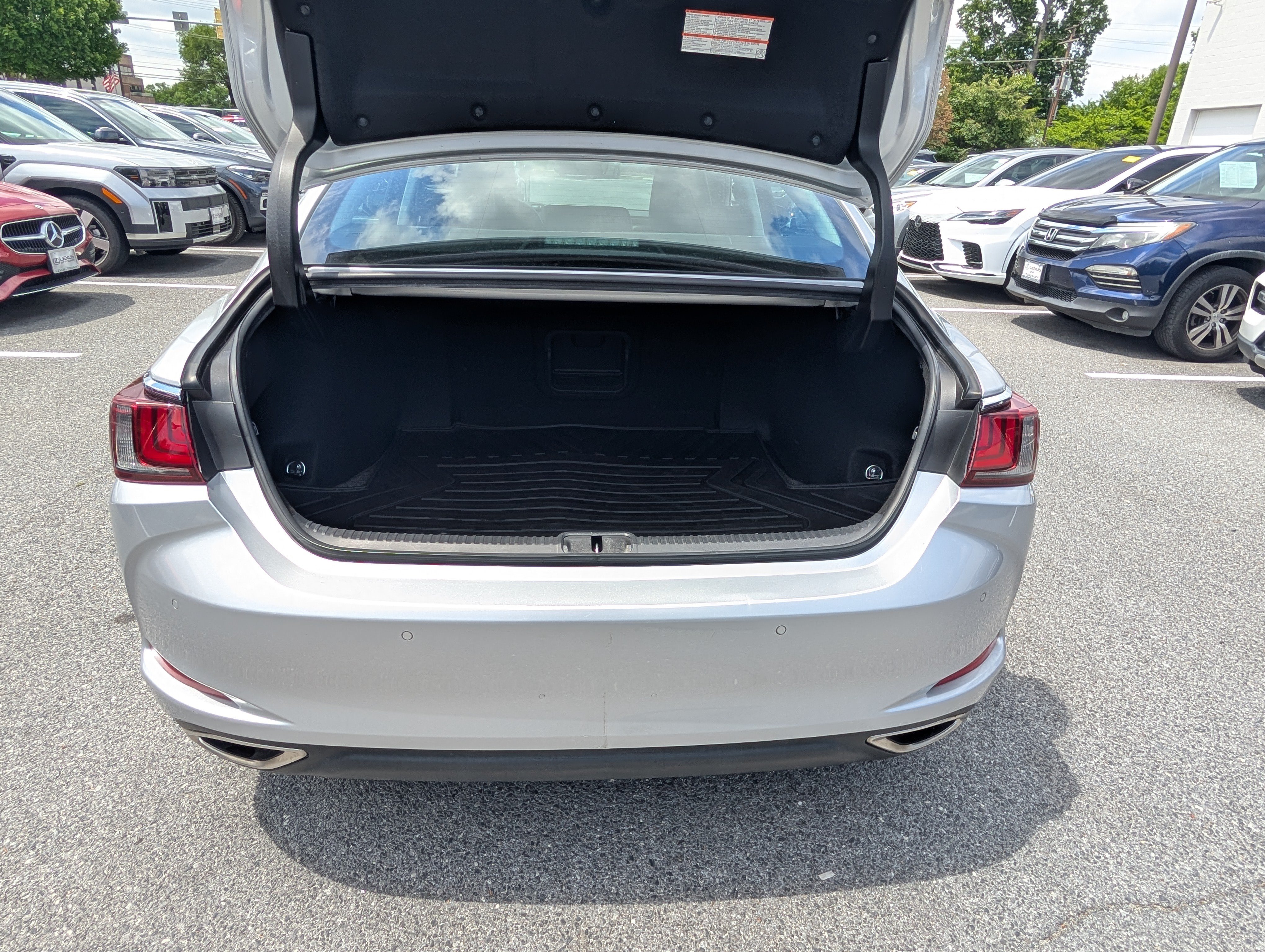 Used 2019 Lexus ES 350 w/ Premium Package FWD image 13