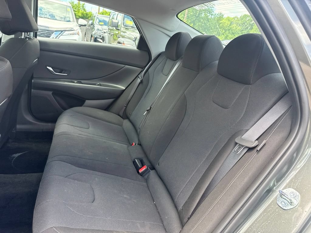 Used 2025 Hyundai Elantra SE FWD image 15