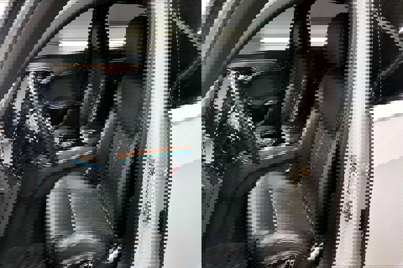 Used 2021 Audi A8 L 3.0T w/ Executive Plus Package image 27