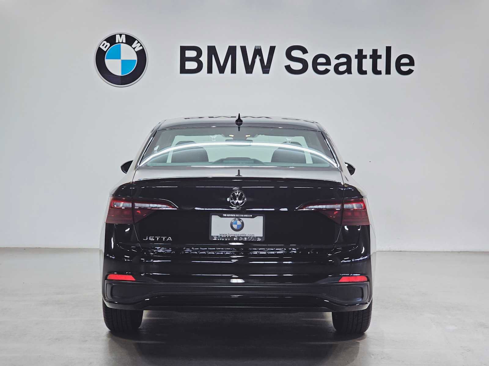 Used 2023 Volkswagen Jetta Sport image 5