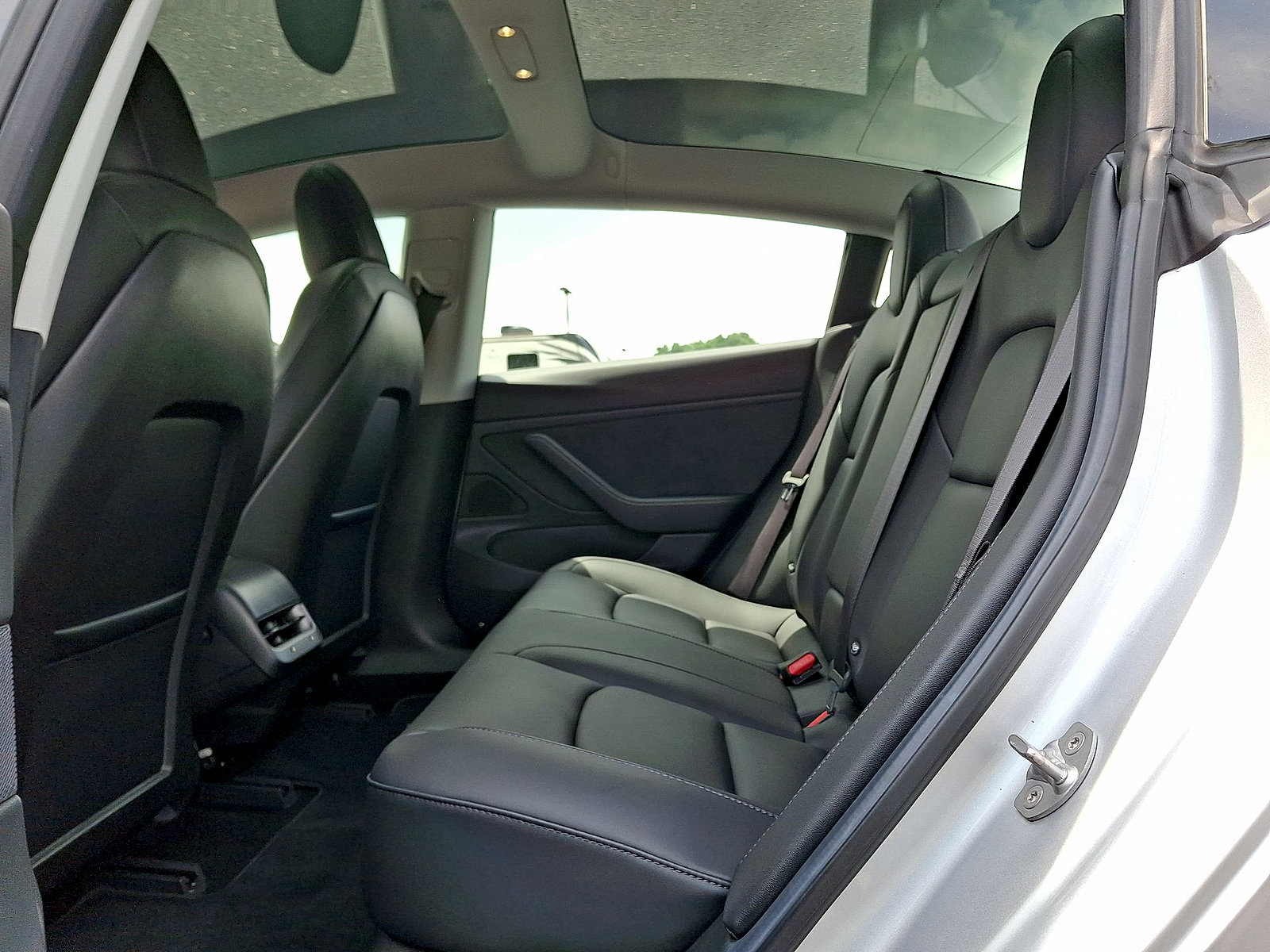 Used 2018 Tesla Model 3 Mid Range RWD image 19