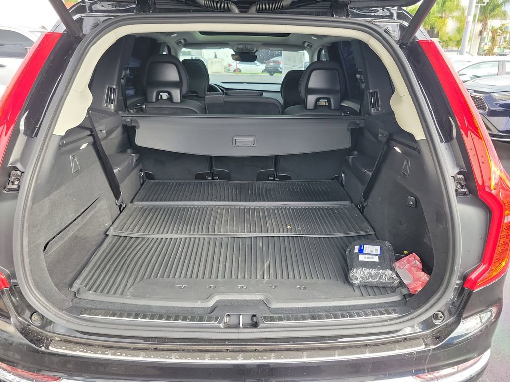 Used 2024 Volvo XC90 B5 Plus w/ Protection Package Premier image 10