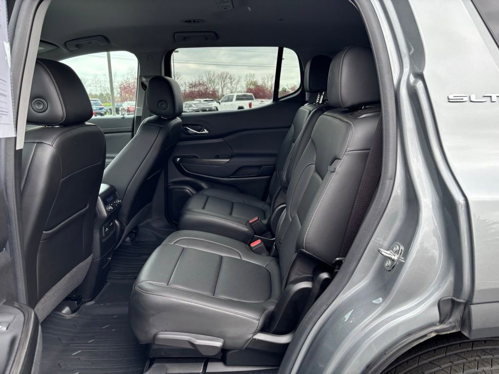 Used 2023 GMC Acadia SLT w/ Technology Package image 18