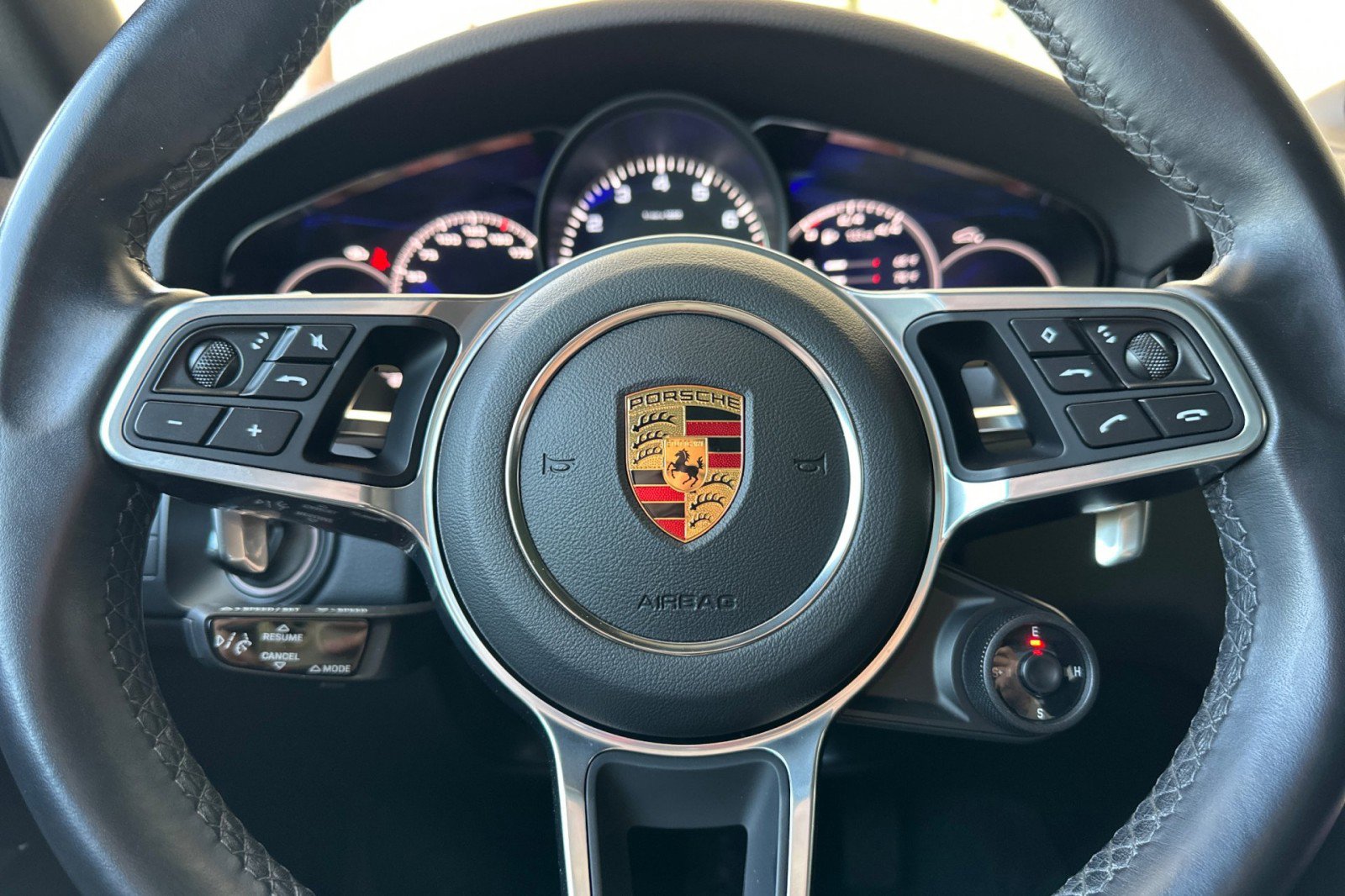 Certified 2022 Porsche Cayenne E-Hybrid image 24