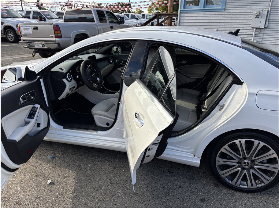 Used 2018 Mercedes-Benz CLA 250 image 13