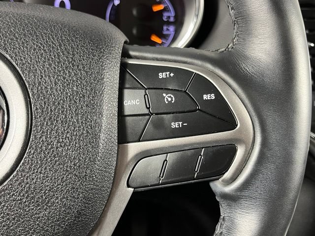 Used 2018 Jeep Grand Cherokee Altitude AWD/4WD image 18